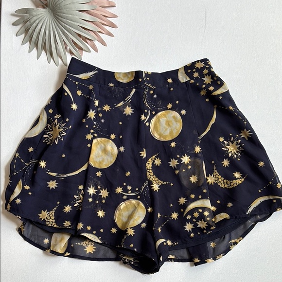 Show Me Your Mumu Women's Celestial Print Shorts - Size S - Picture 1 of 8